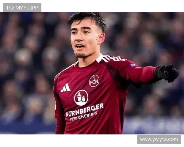 门兴与弗莱堡首发出炉卡斯特罗普阿达姆登场町野修斗替补待命